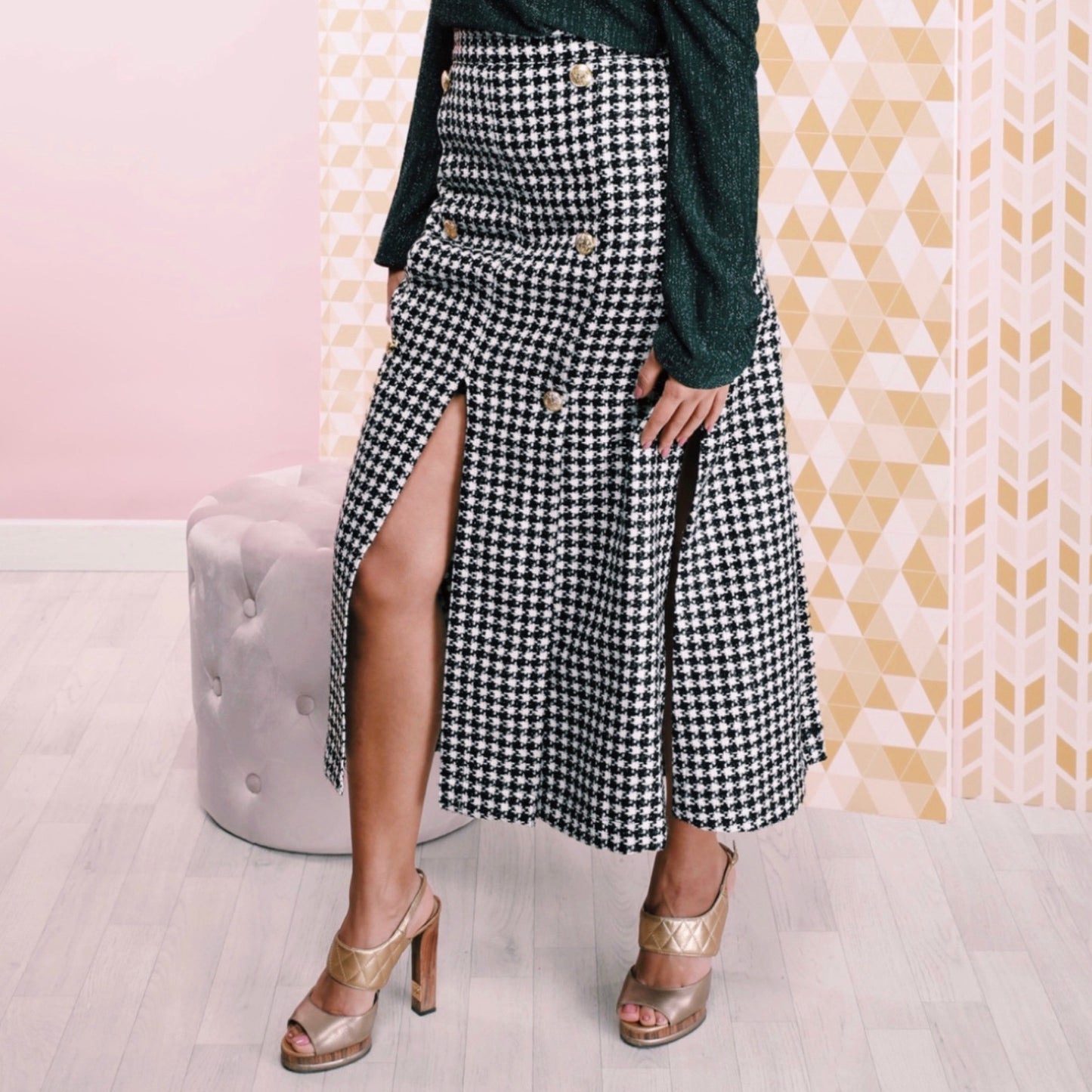 The midi slits skirt